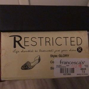 Beautiful gold flats